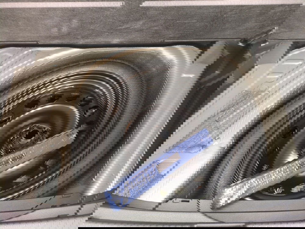 Volkswagen T-Cross nuova a Avellino (16)