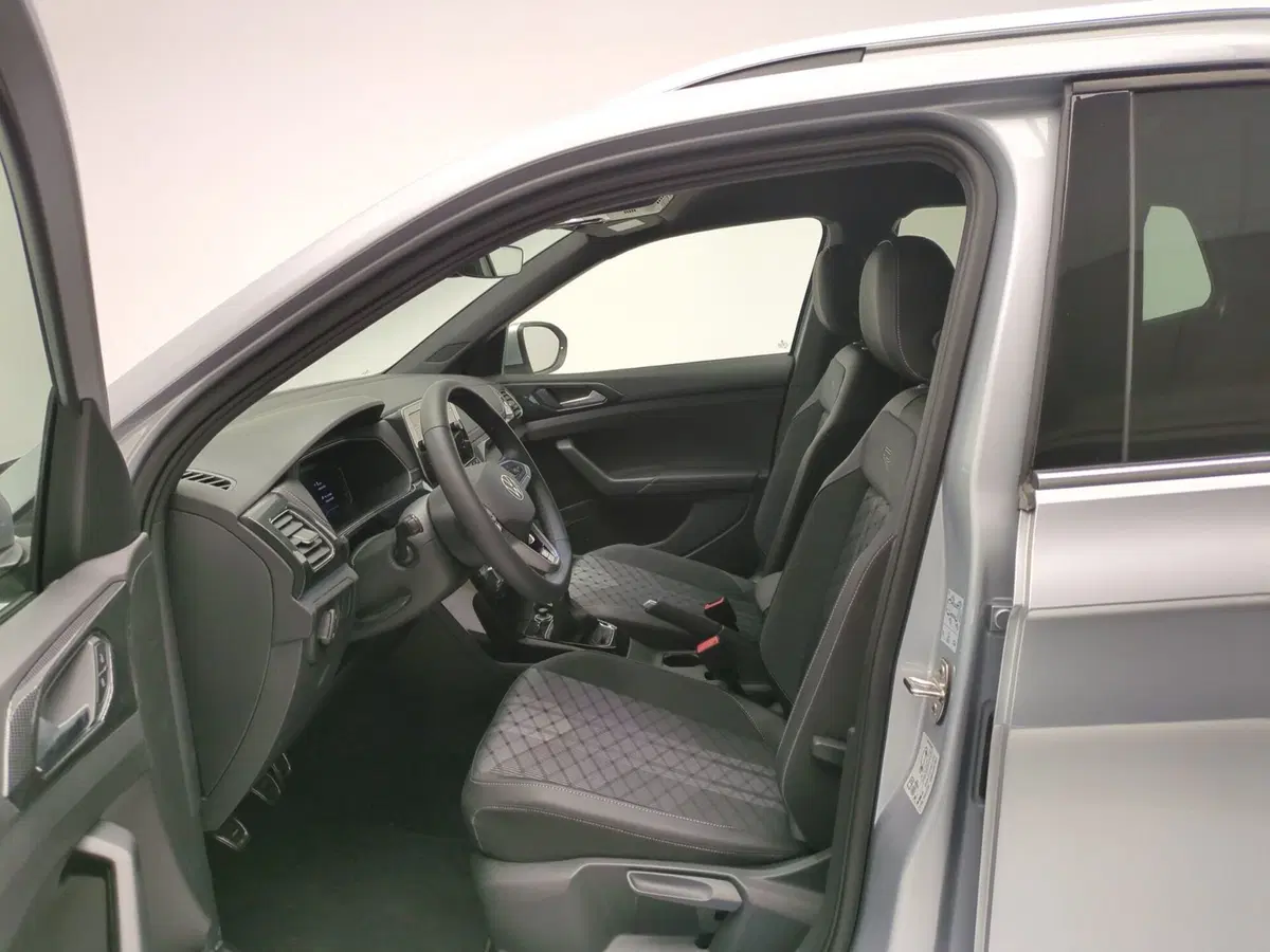 Volkswagen T-Cross nuova a Avellino (18)