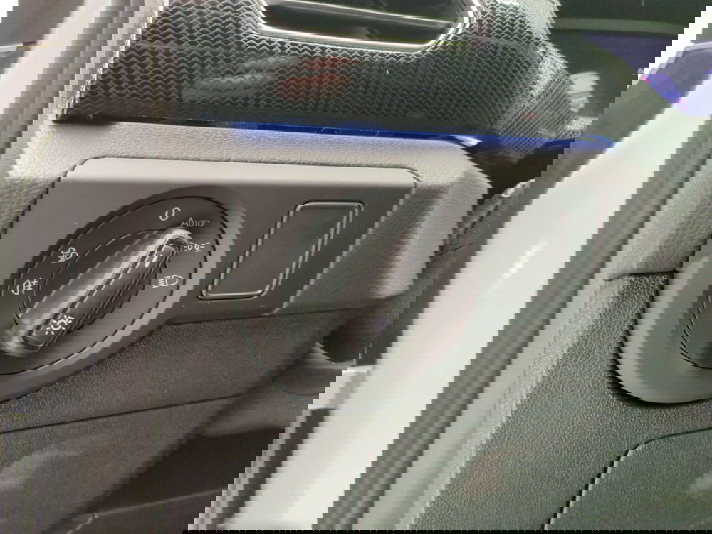 Volkswagen T-Cross nuova a Avellino (20)