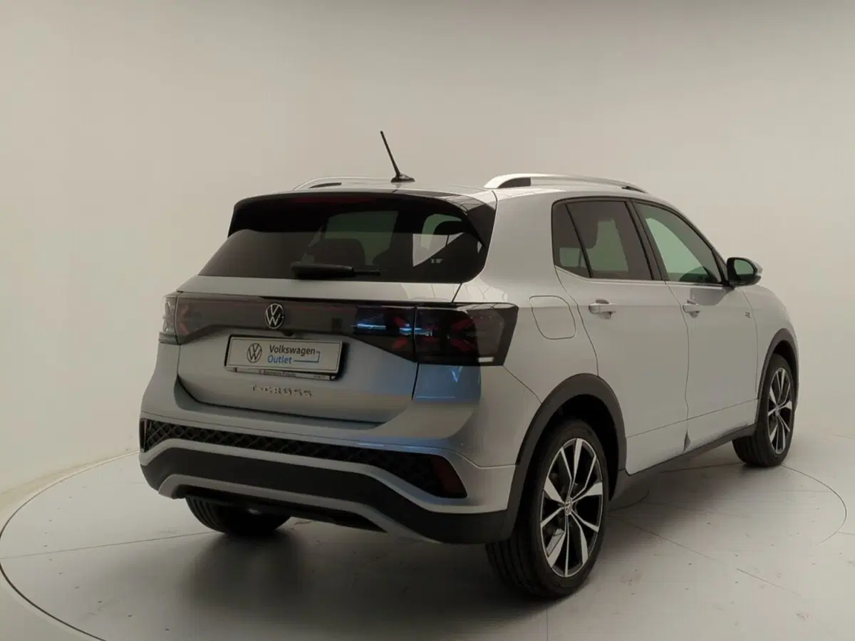 Volkswagen T-Cross nuova a Avellino (8)