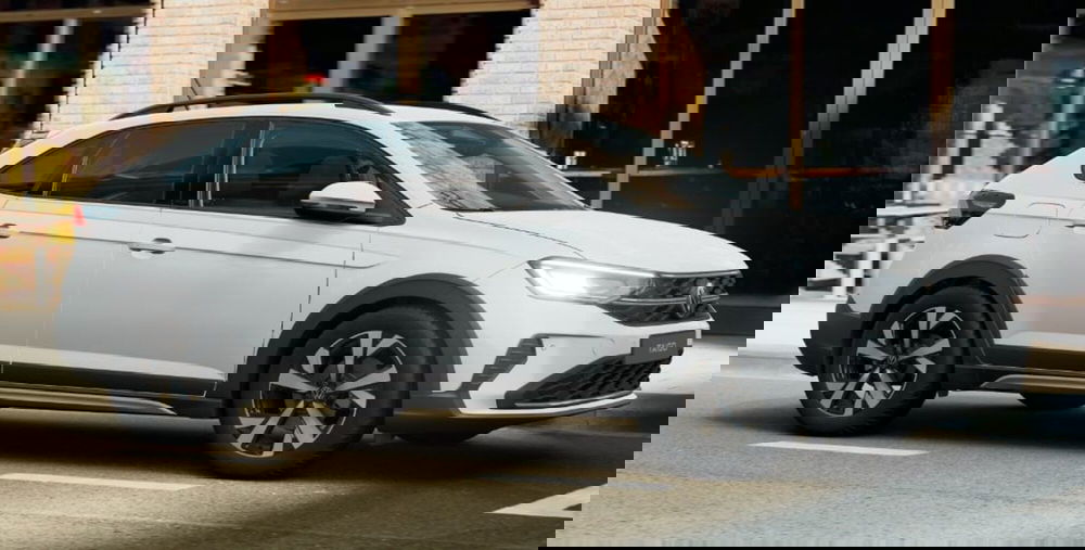 Volkswagen Taigo nuova a Avellino (3)