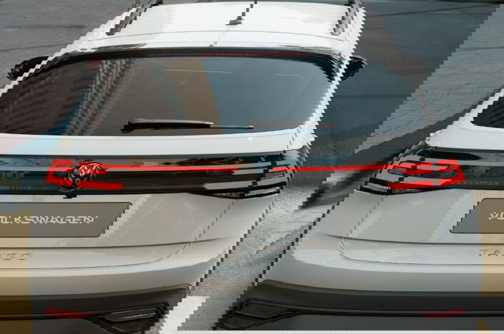 Volkswagen Taigo nuova a Avellino (4)