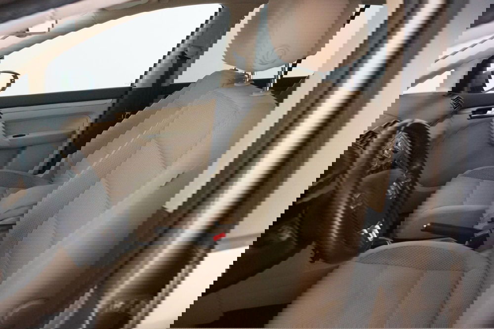 Volkswagen Touran usata a Torino (11)