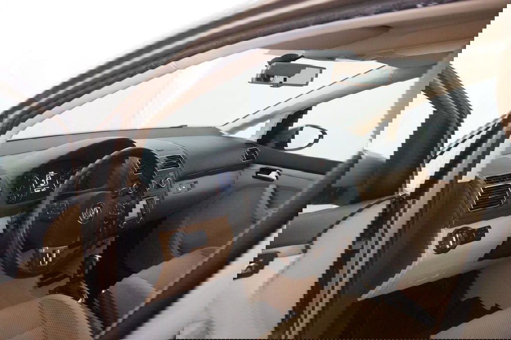 Volkswagen Touran usata a Torino (12)