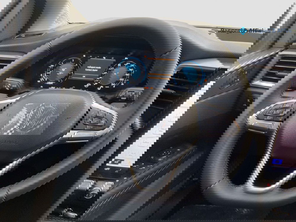 Volkswagen Amarok nuova a Mantova (11)