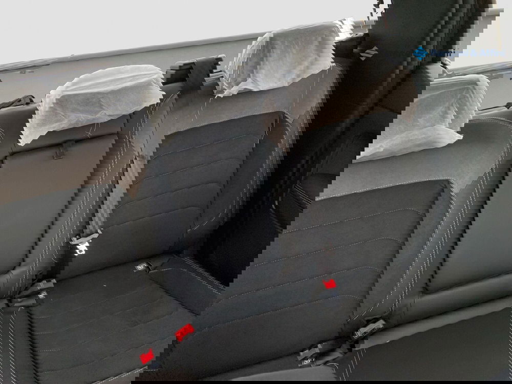 Volkswagen Amarok nuova a Mantova (18)