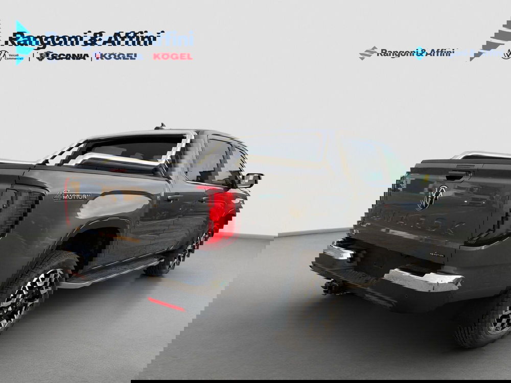 Volkswagen Amarok nuova a Mantova (2)