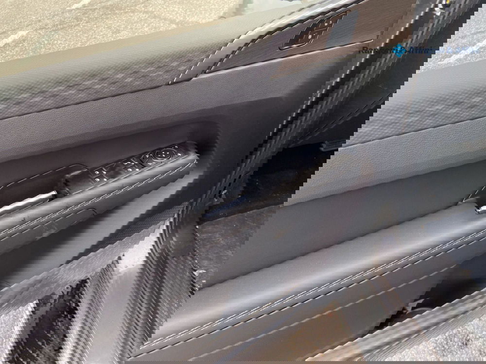 Volkswagen Amarok nuova a Mantova (20)