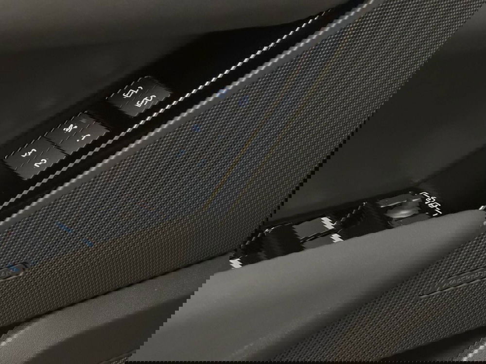 Land Rover Range Rover Velar usata a Savona (17)