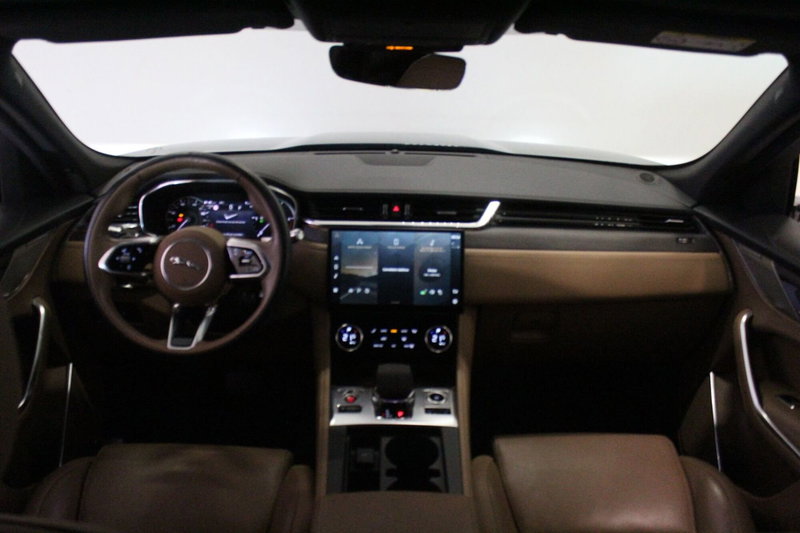 Jaguar F-Pace usata a Brescia (4)