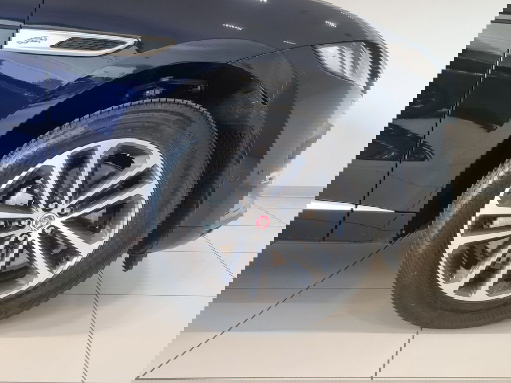 Jaguar F-Pace usata a Brescia (9)