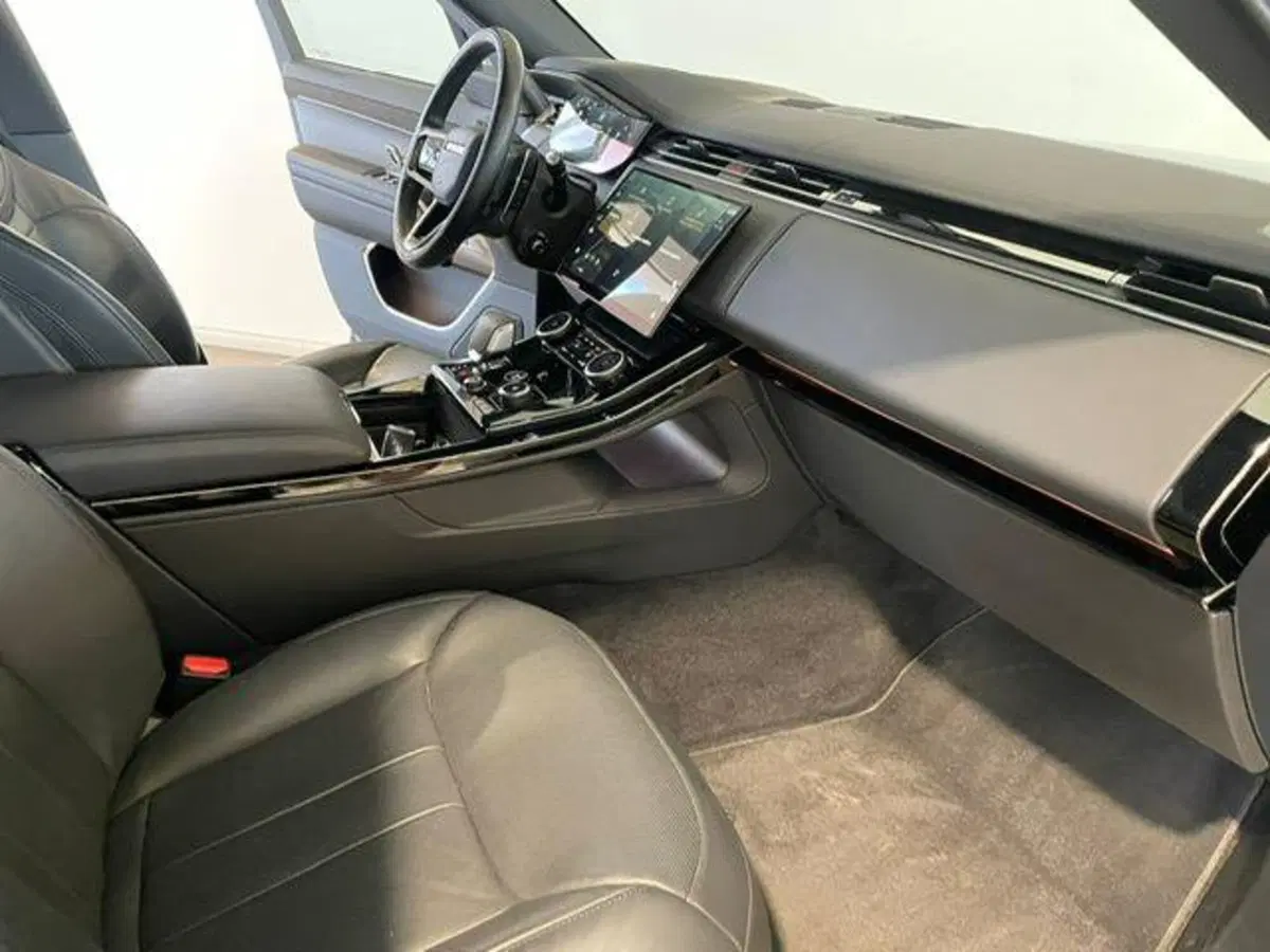 Land Rover Range Rover Sport usata a Venezia (11)