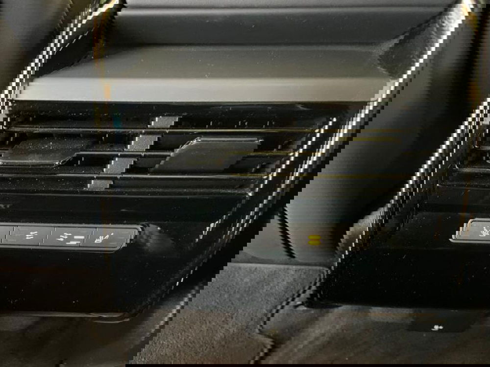 Land Rover Range Rover Sport usata a Venezia (7)