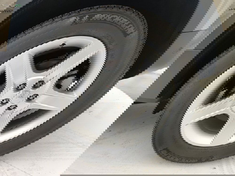 Land Rover Defender usata a Ragusa (9)