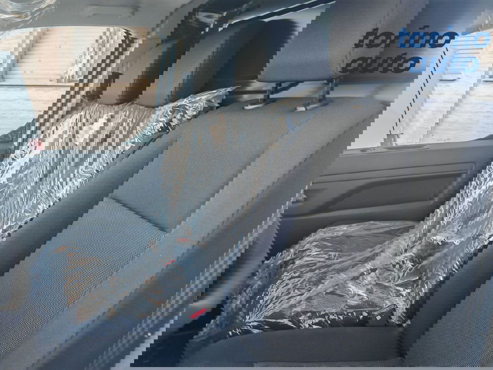 Opel Vivaro Furgone nuova a Torino (10)