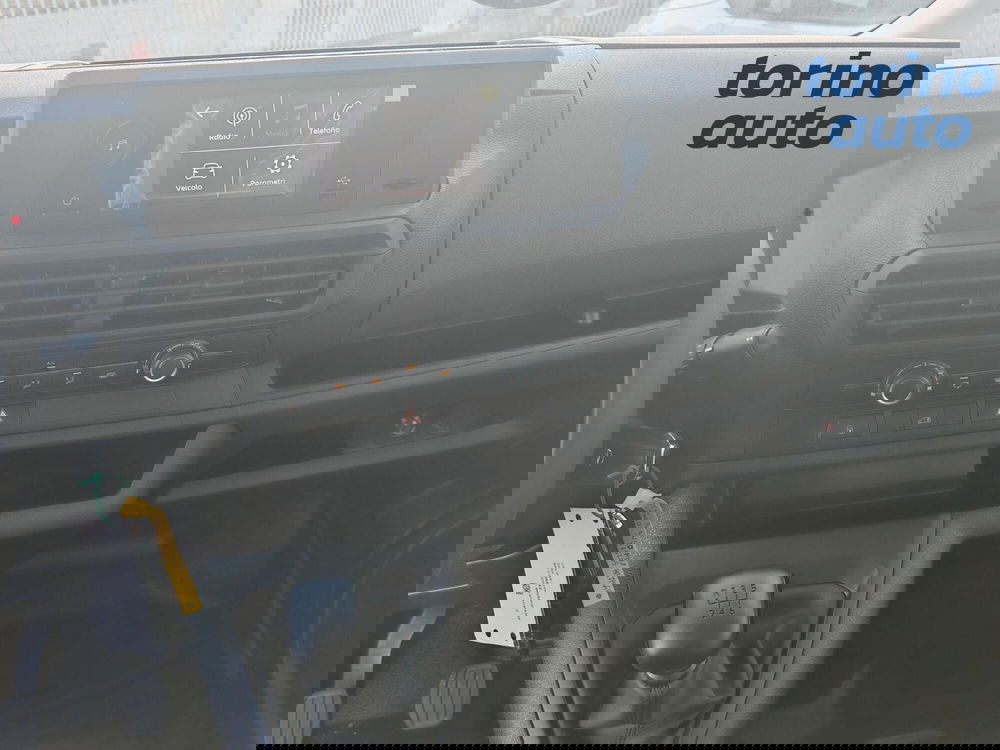 Opel Vivaro Furgone nuova a Torino (14)