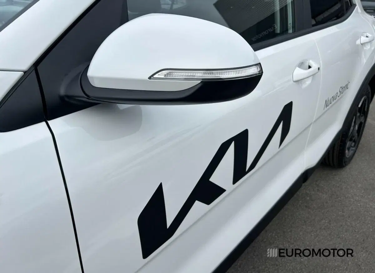 Kia Stonic nuova a Bari (11)