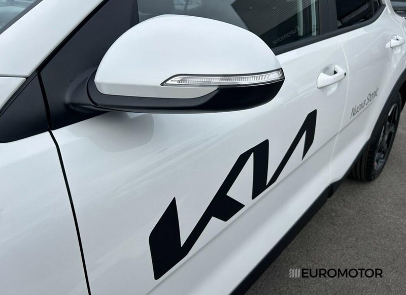 Kia Stonic nuova a Bari (11)