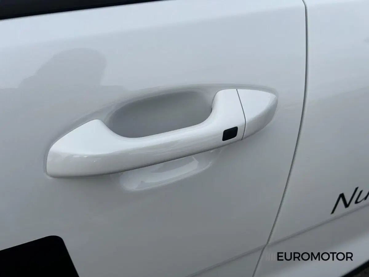Kia Stonic nuova a Bari (12)