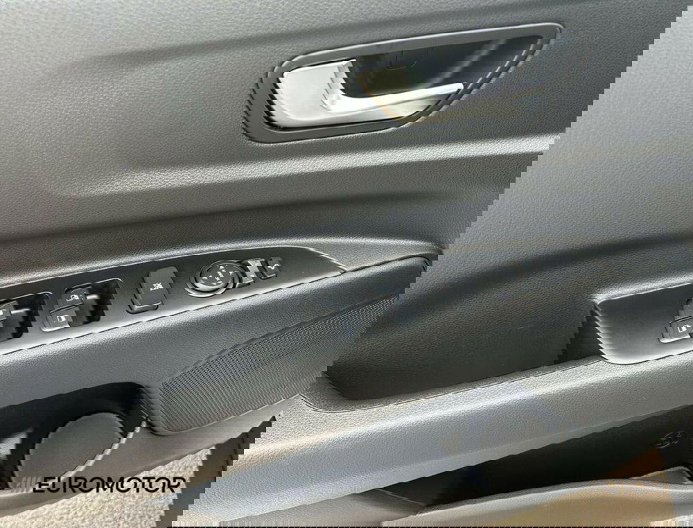 Kia Stonic nuova a Bari (15)