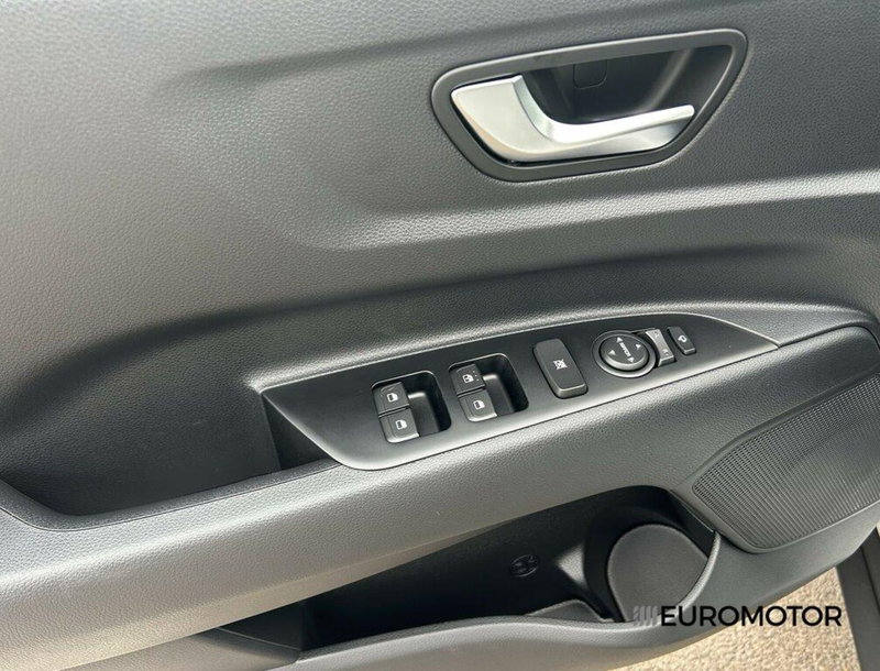 Kia Stonic nuova a Bari (15)