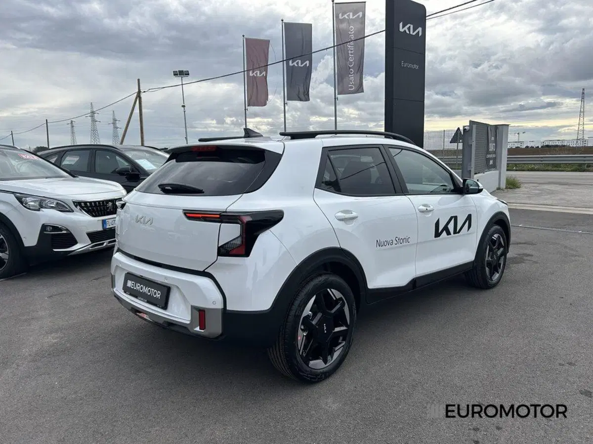 Kia Stonic nuova a Bari (5)