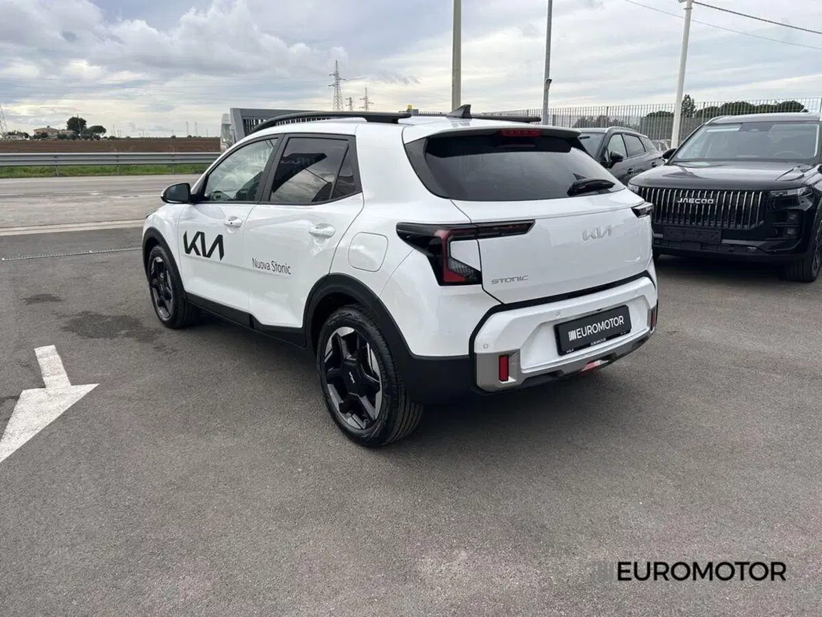 Kia Stonic nuova a Bari (7)