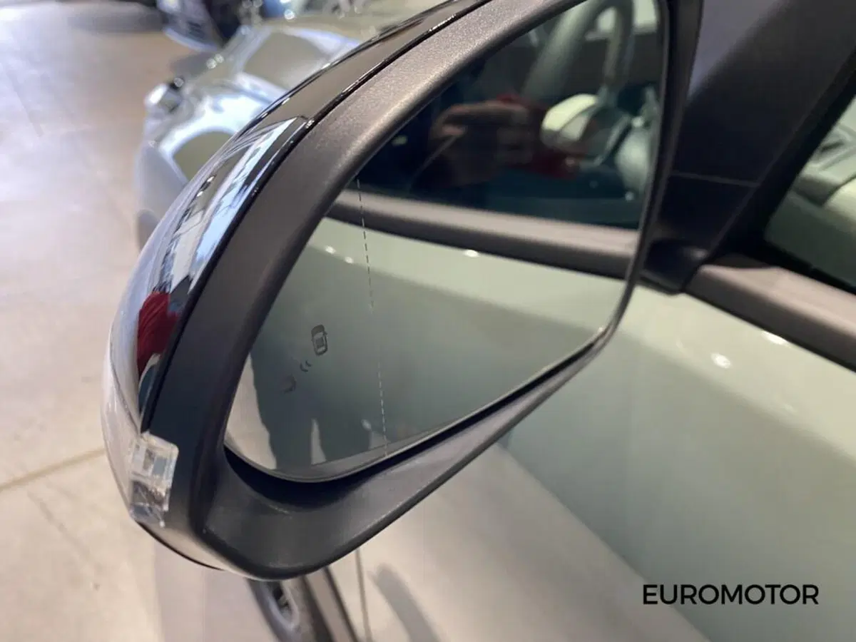 Kia Stonic nuova a Bari (13)
