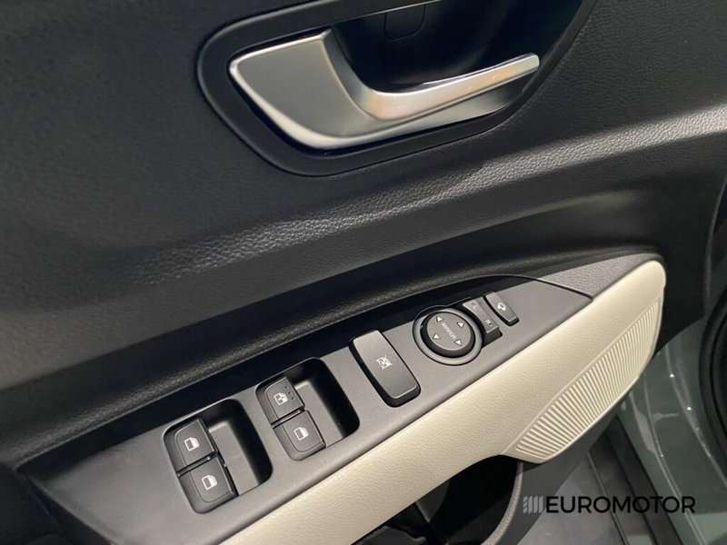 Kia Stonic nuova a Bari (14)