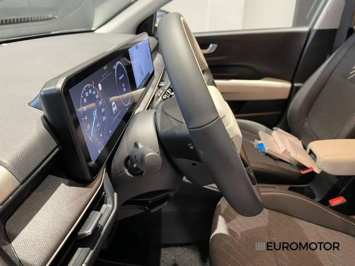 Kia Stonic nuova a Bari (15)