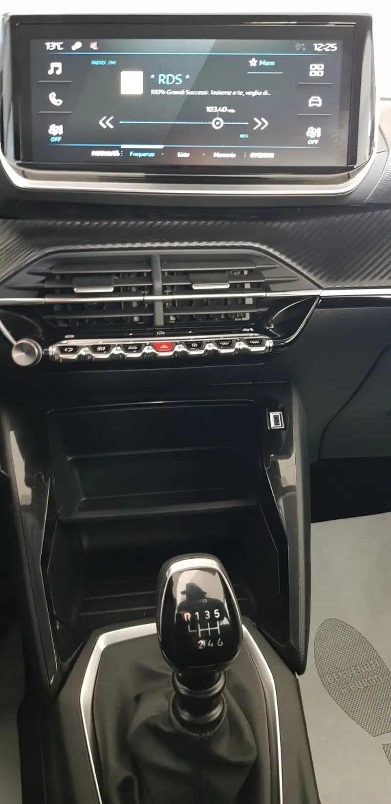 Peugeot 208 nuova a Pordenone (18)