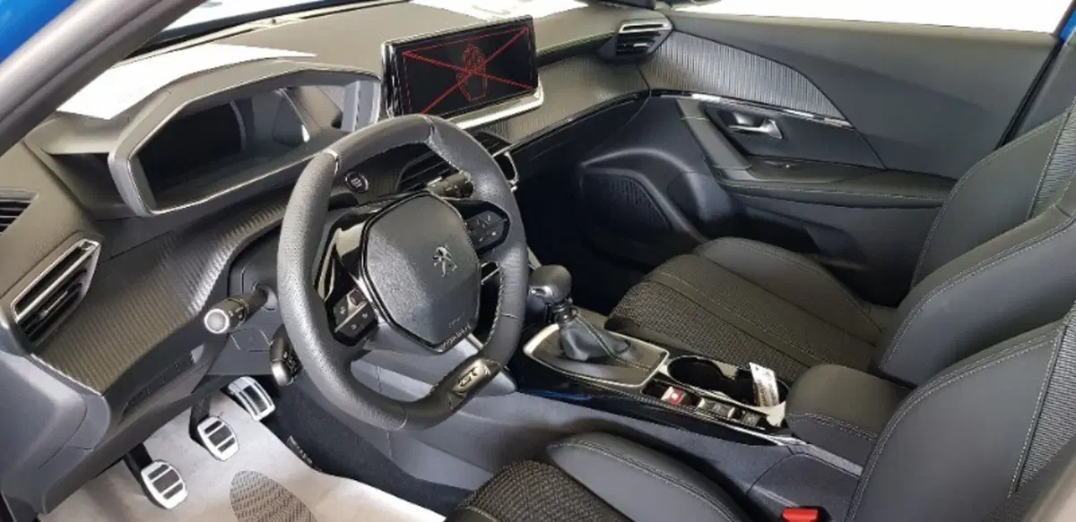 Peugeot 2008 nuova a Pordenone (11)
