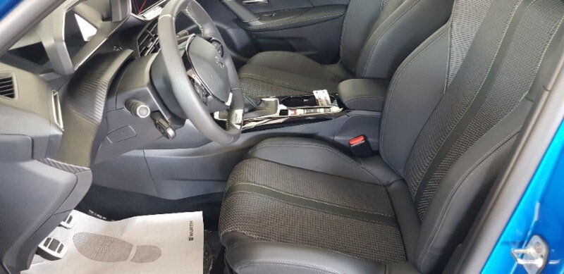 Peugeot 2008 nuova a Pordenone (12)