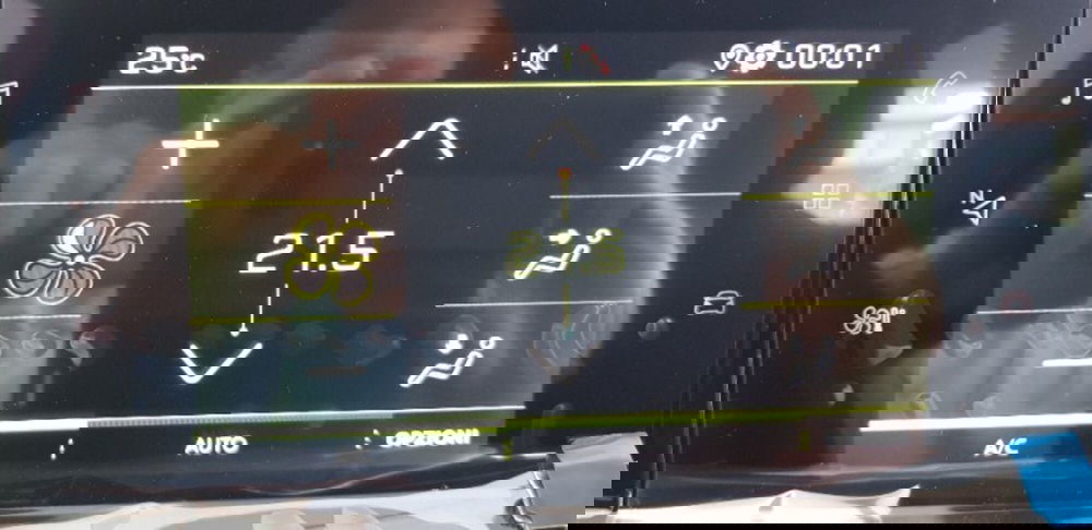 Peugeot 2008 nuova a Pordenone (16)