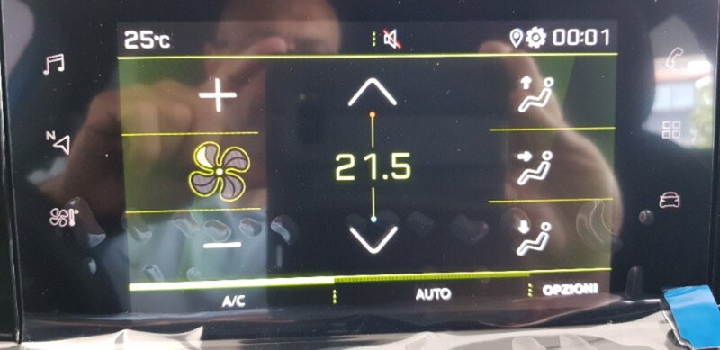 Peugeot 2008 nuova a Pordenone (16)