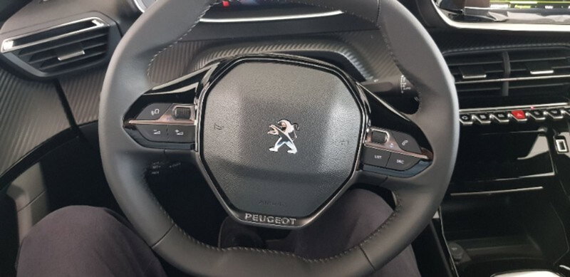 Peugeot 2008 nuova a Pordenone (17)