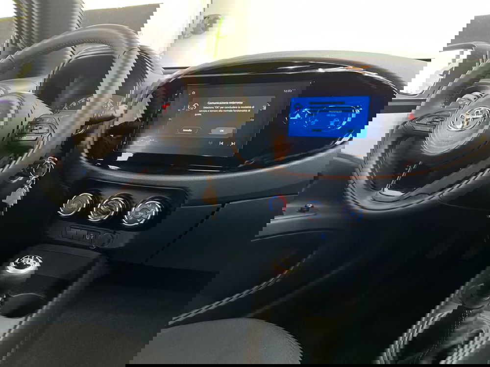 Toyota Aygo X nuova a Roma (10)