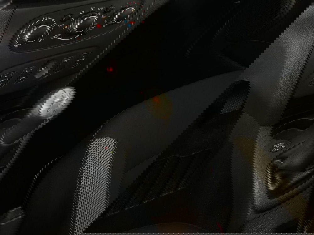 Dacia Sandero usata a Roma (8)