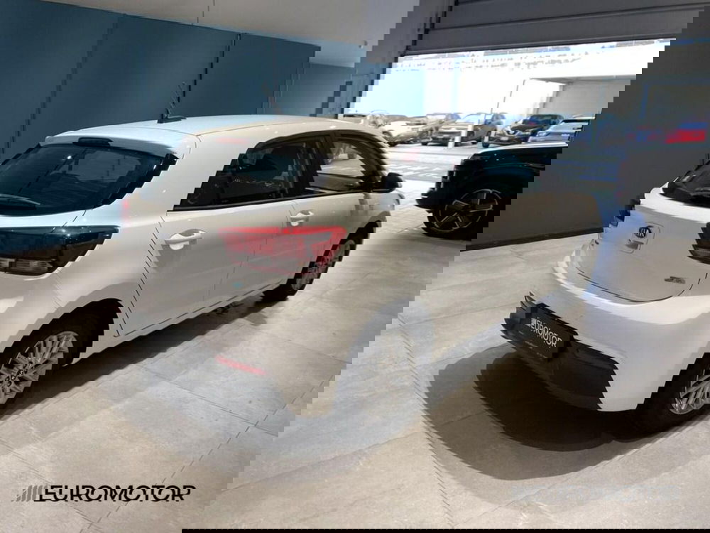 Kia Rio usata a Bari (6)