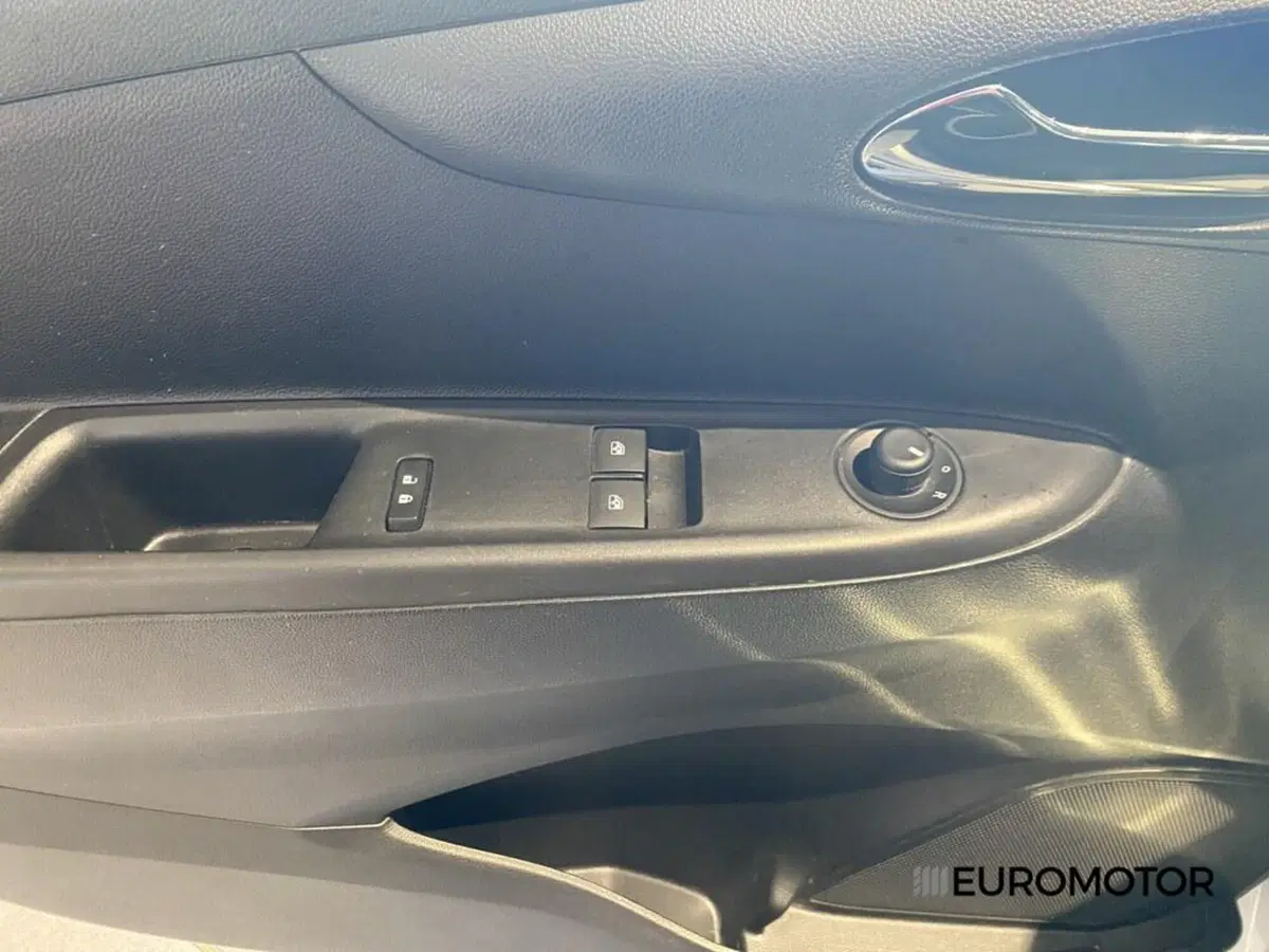 Opel Karl usata a Bari (15)