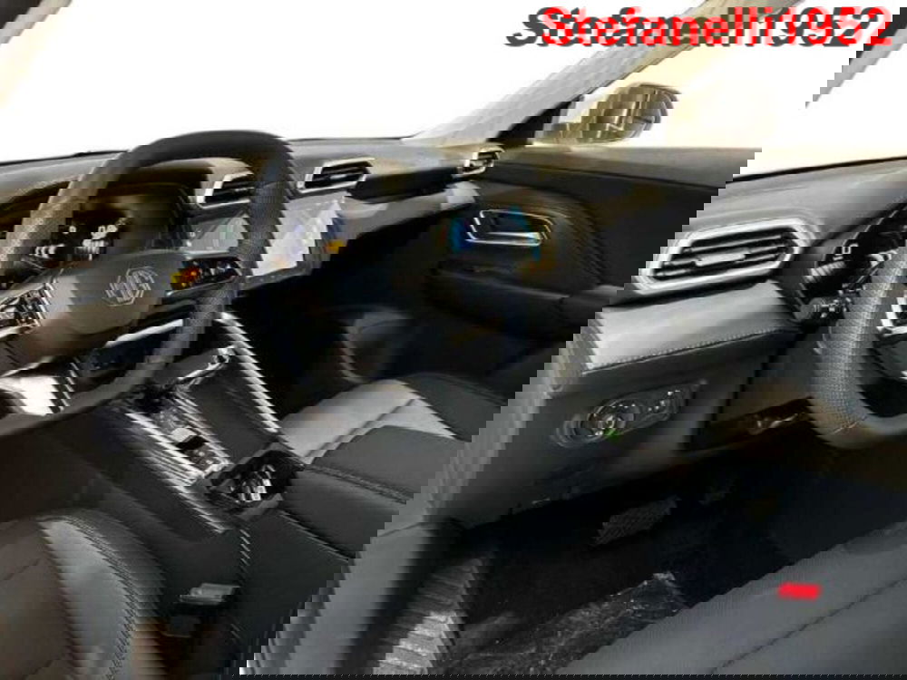 Mg ZS EV nuova a Bologna (11)