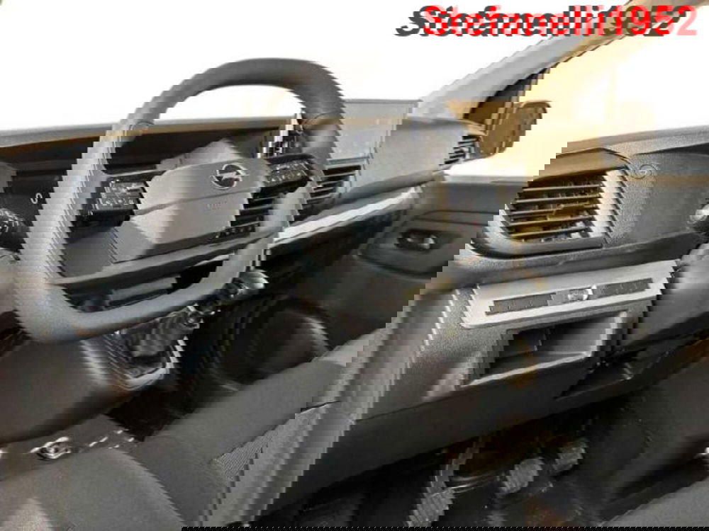 Opel Vivaro Furgone nuova a Bologna (11)