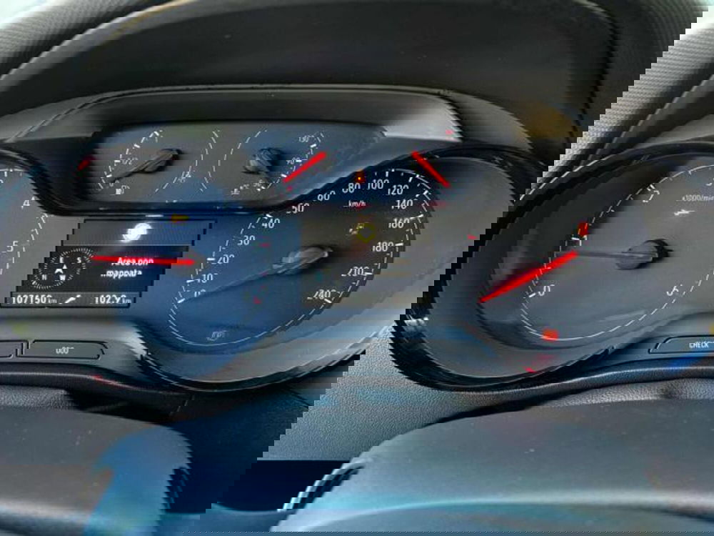 Opel Crossland X usata a Sassari (12)