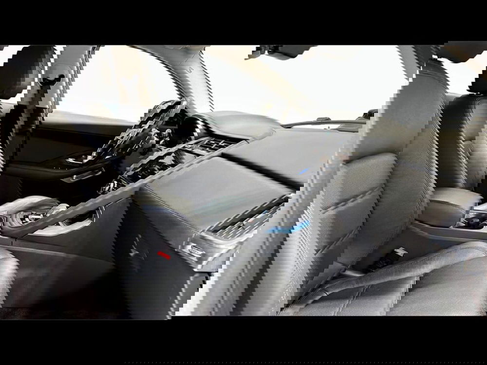 Jaguar E-Pace usata a Varese (3)