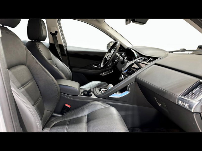 Jaguar E-Pace usata a Varese (3)