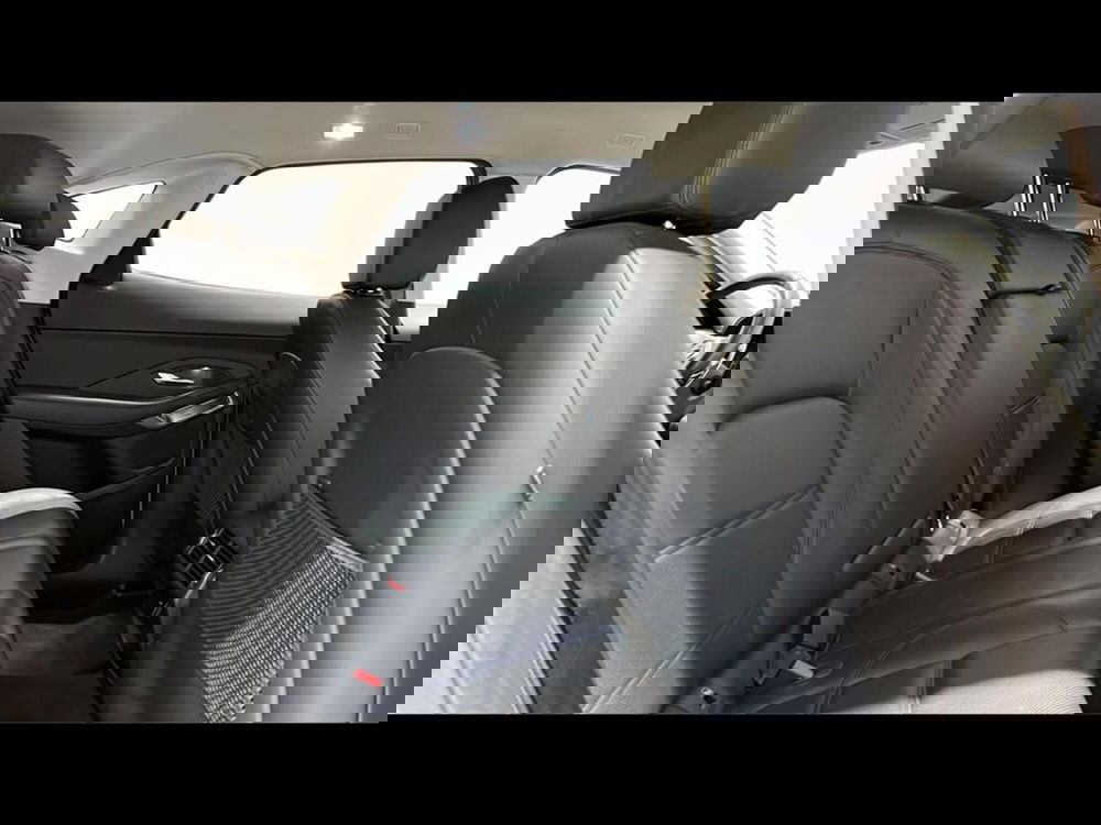 Jaguar E-Pace usata a Varese (5)