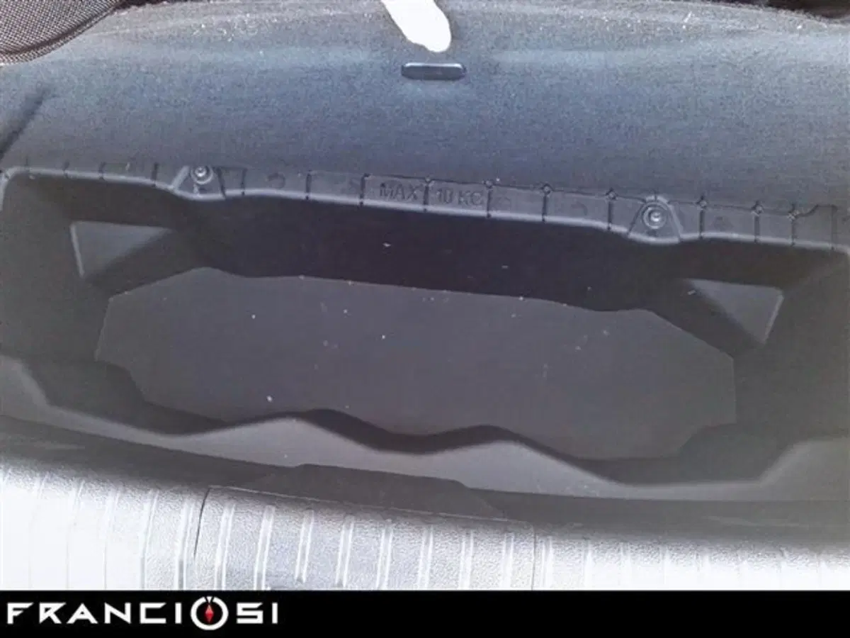 Renault Megane E-Tech Electric usata a Modena (11)