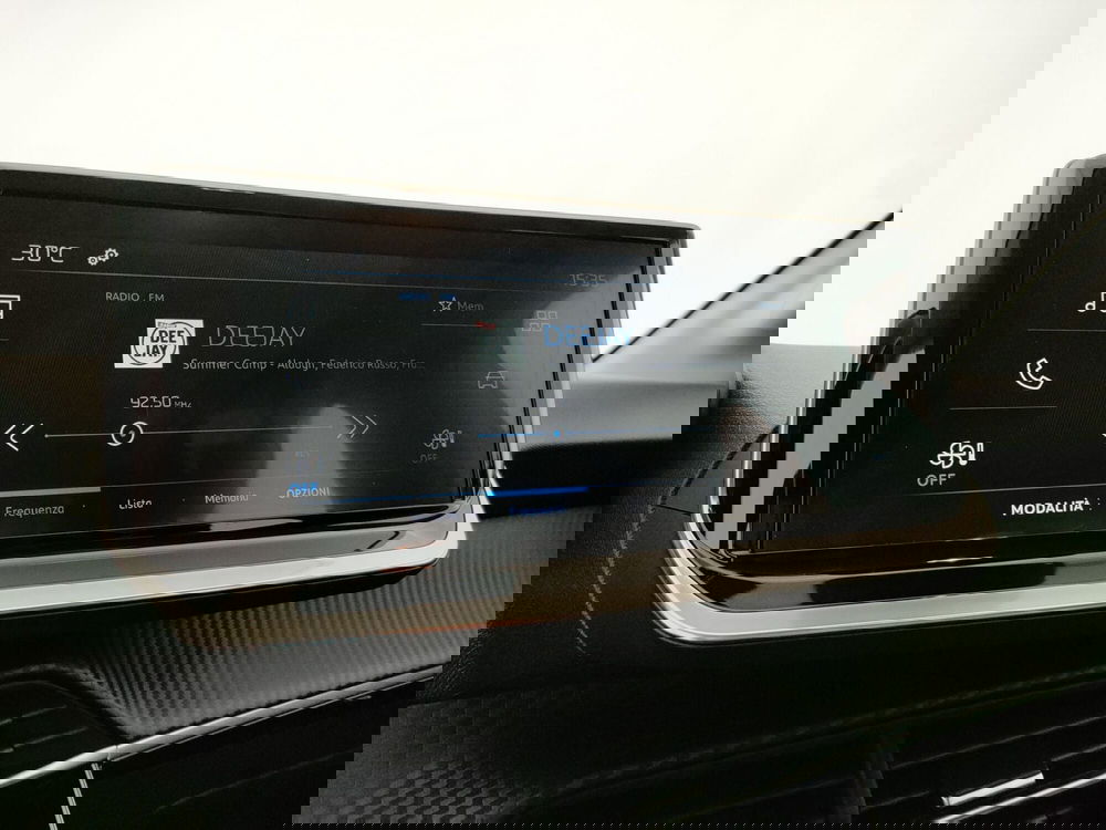 Peugeot 208 nuova a Caserta (10)