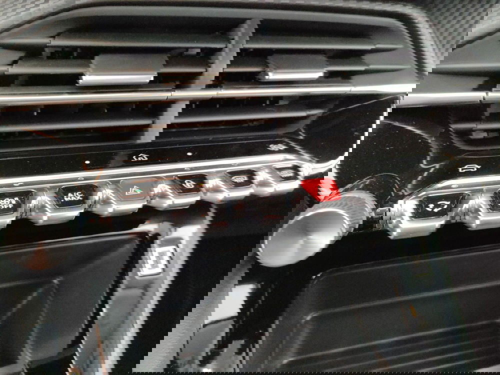 Peugeot 208 nuova a Caserta (11)