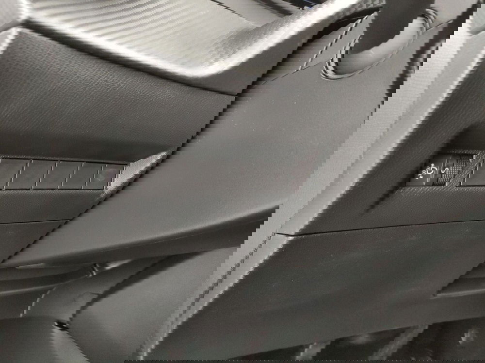 Peugeot 208 nuova a Caserta (12)